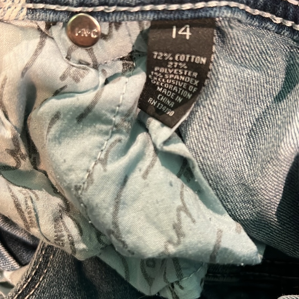 I.N.C. International Concepts Women's Cropped Patchwork Jeans - Picture 3 of 4